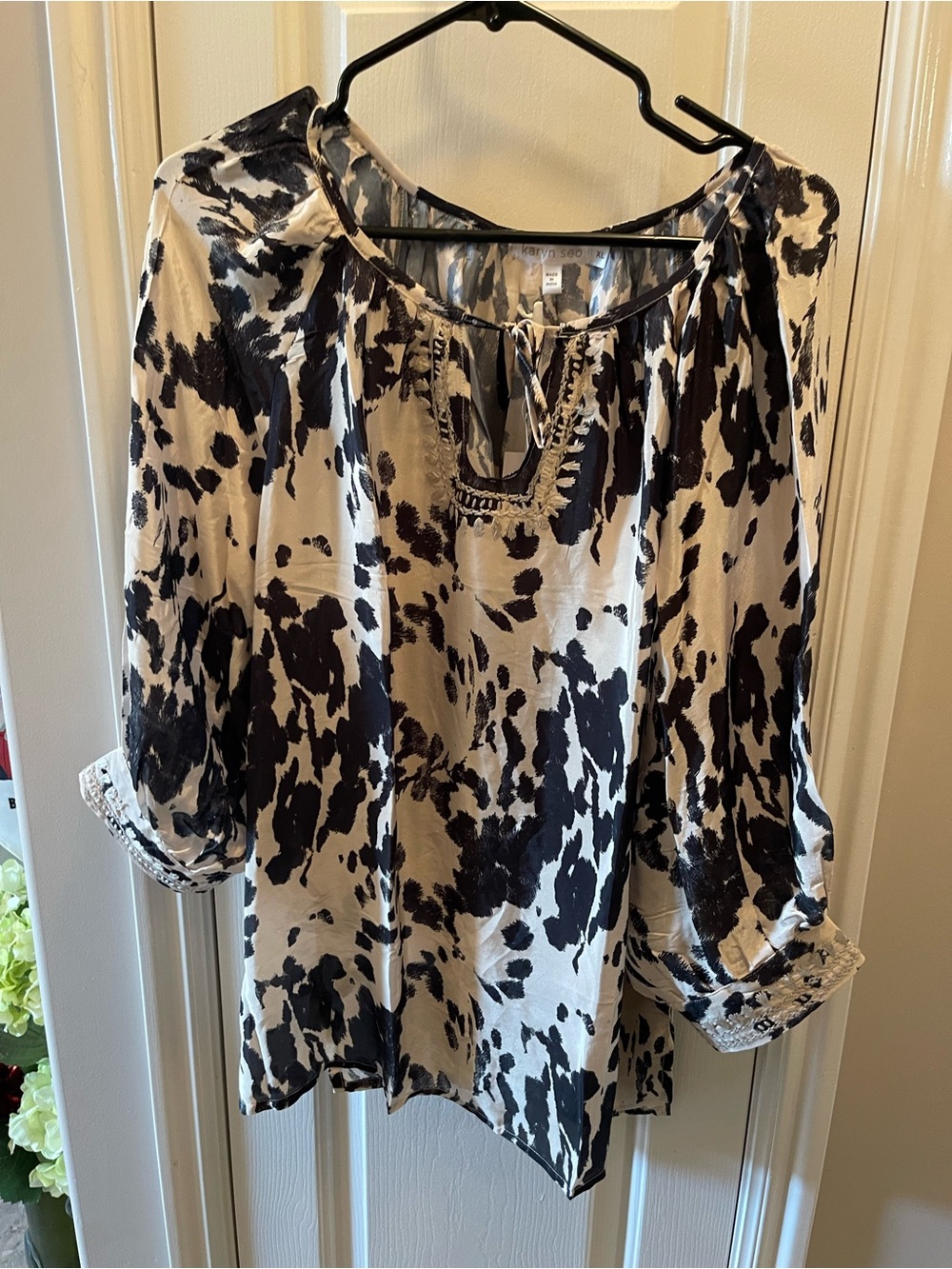 Women's Black & White Printed Peasant Blouse -
